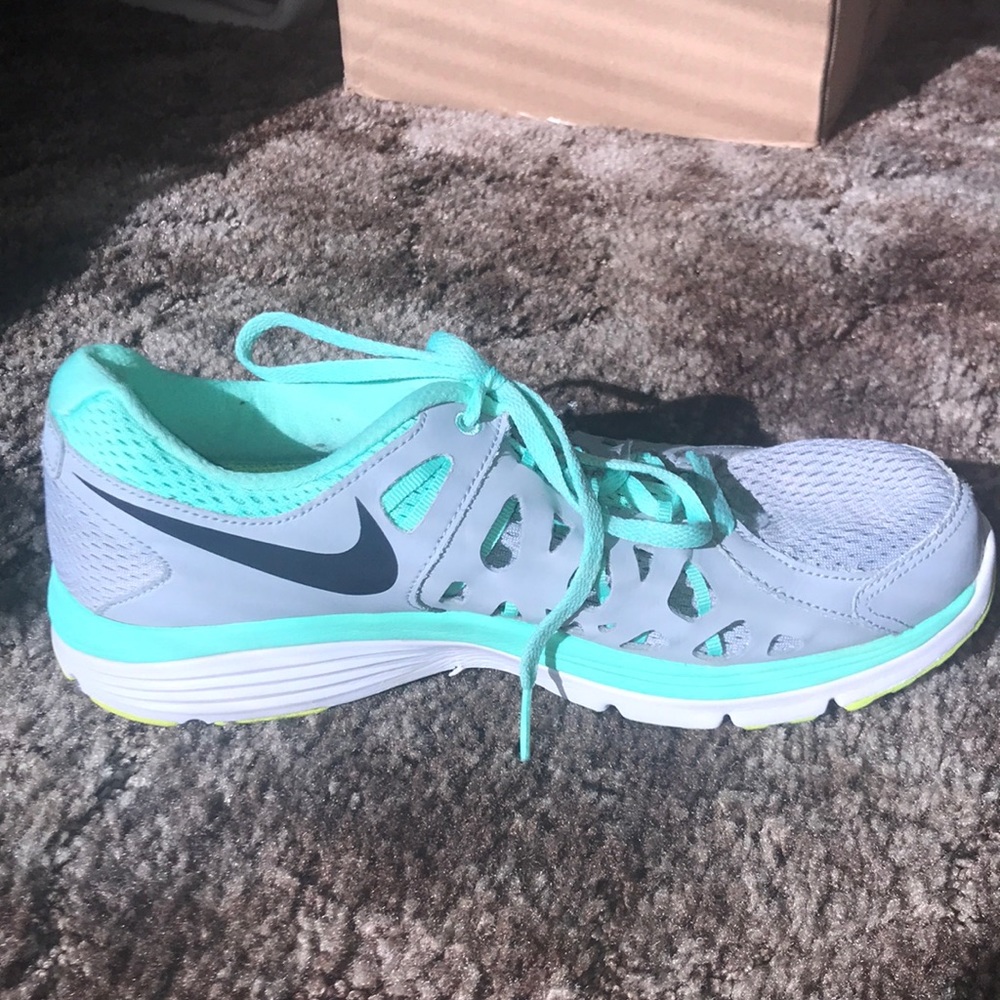 Women’s Nike Duel Fusion Run 2 shoes size 10
